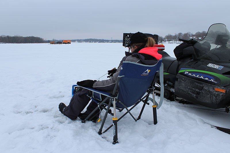 Introduction to ice fishing gambling game